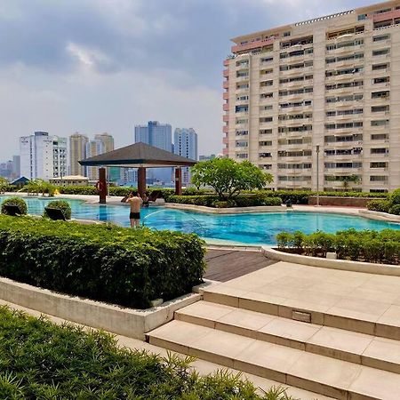 Makati Penthouse With Stunning City Skyline View Manila Exterior foto